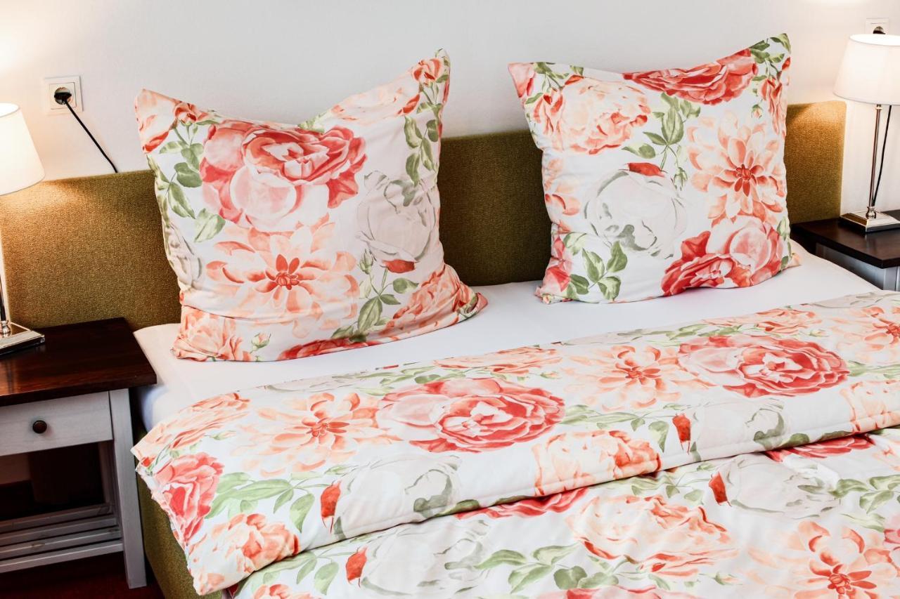 Gartenhotel Garni Pension B&B Innsbruck Ngoại thất bức ảnh