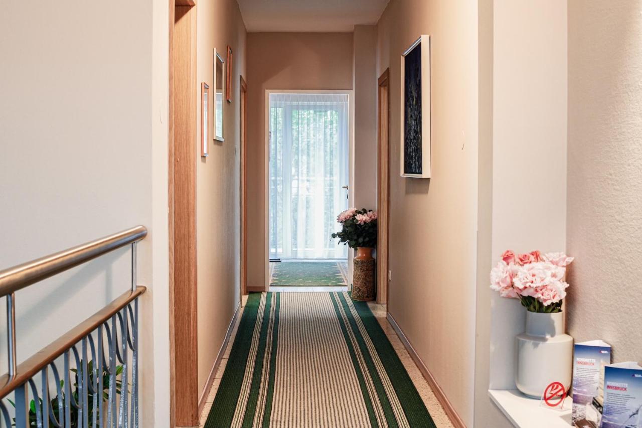 Gartenhotel Garni Pension B&B Innsbruck Ngoại thất bức ảnh