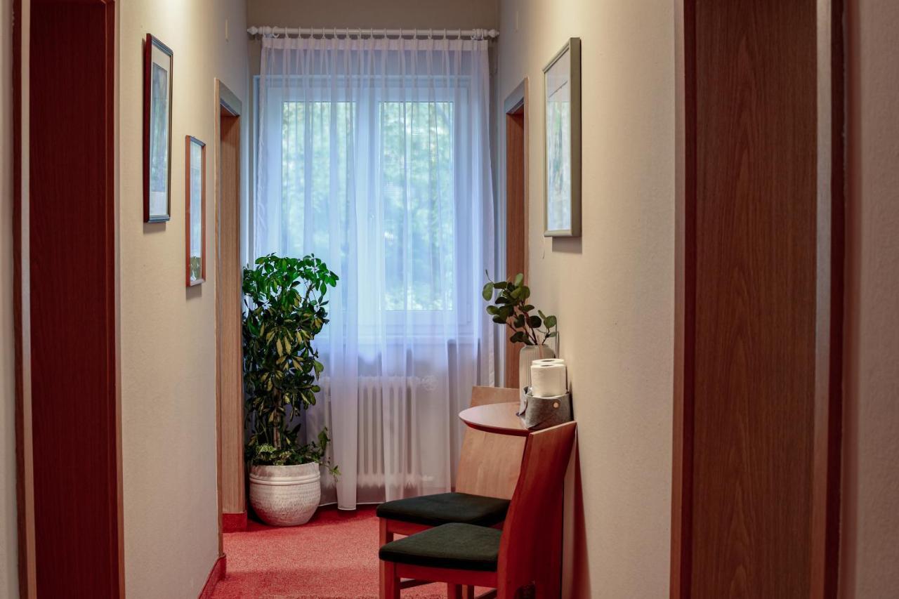 Gartenhotel Garni Pension B&B Innsbruck Ngoại thất bức ảnh