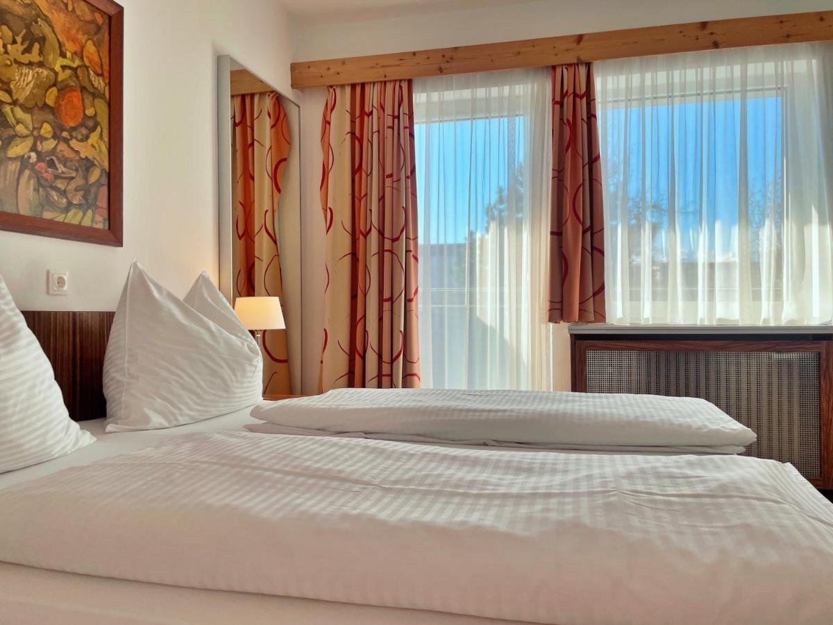 Gartenhotel Garni Pension B&B Innsbruck Ngoại thất bức ảnh